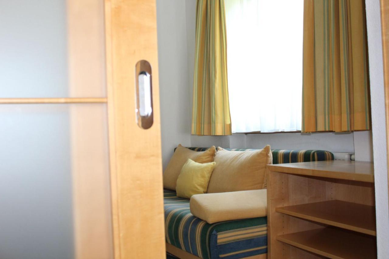 Wanderhotel Garni Cresta Шрунс Экстерьер фото