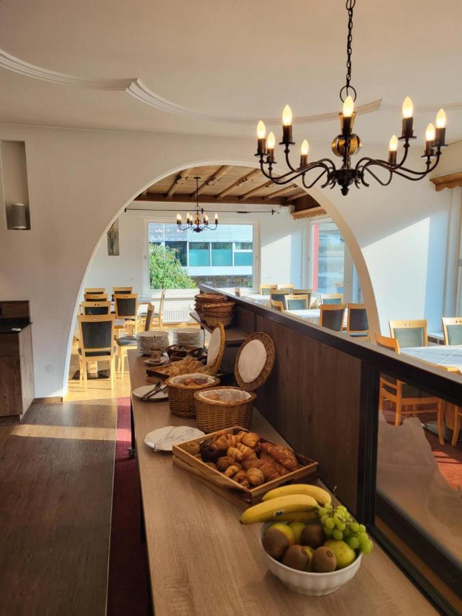 Wanderhotel Garni Cresta Шрунс Экстерьер фото