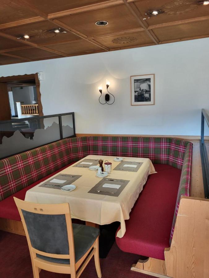 Wanderhotel Garni Cresta Шрунс Экстерьер фото